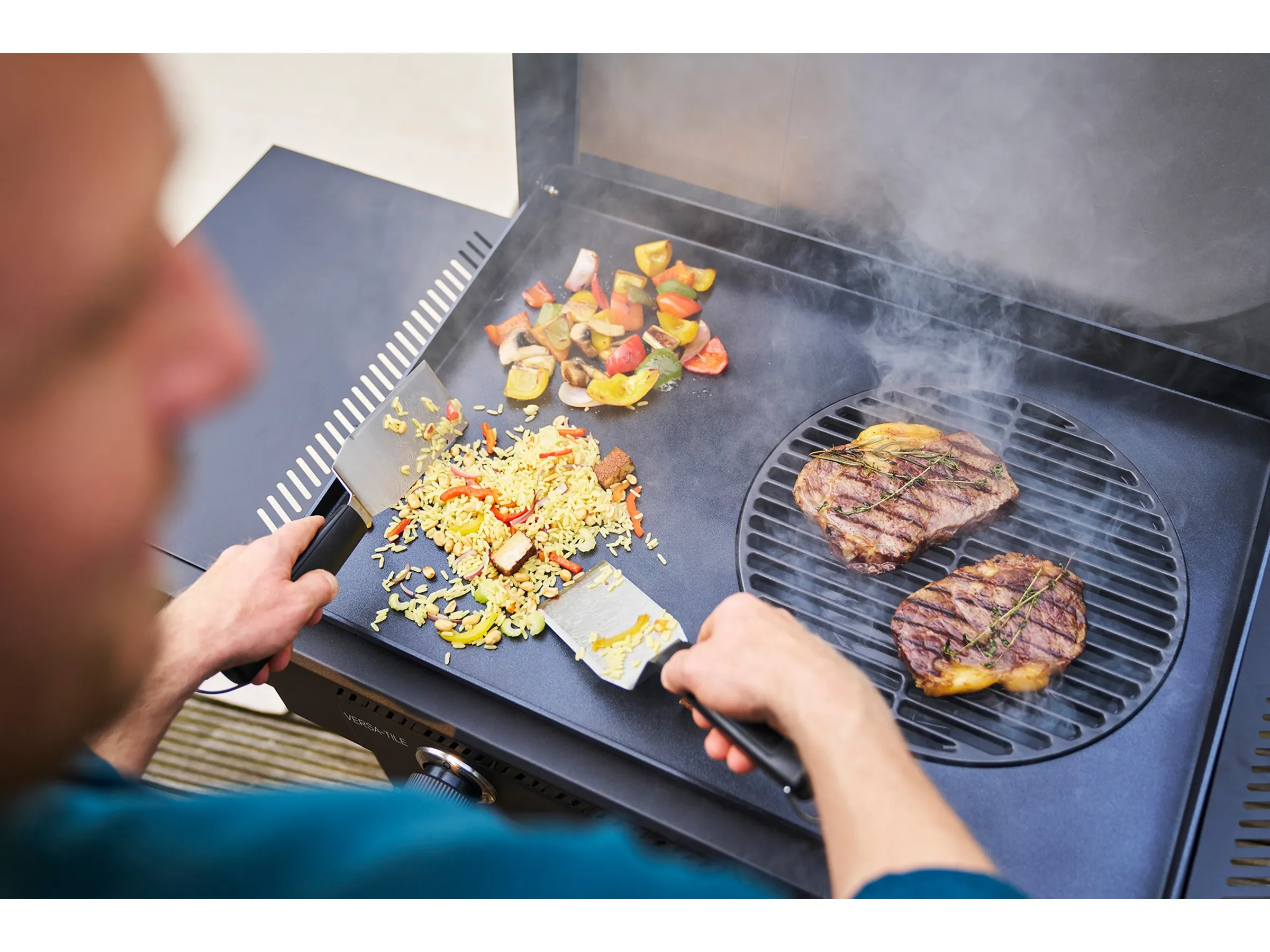 Char-Broil Griddle-Gasgrill Versa-Tile zum Braten, Grillen & Pizzabacken – Bild 3