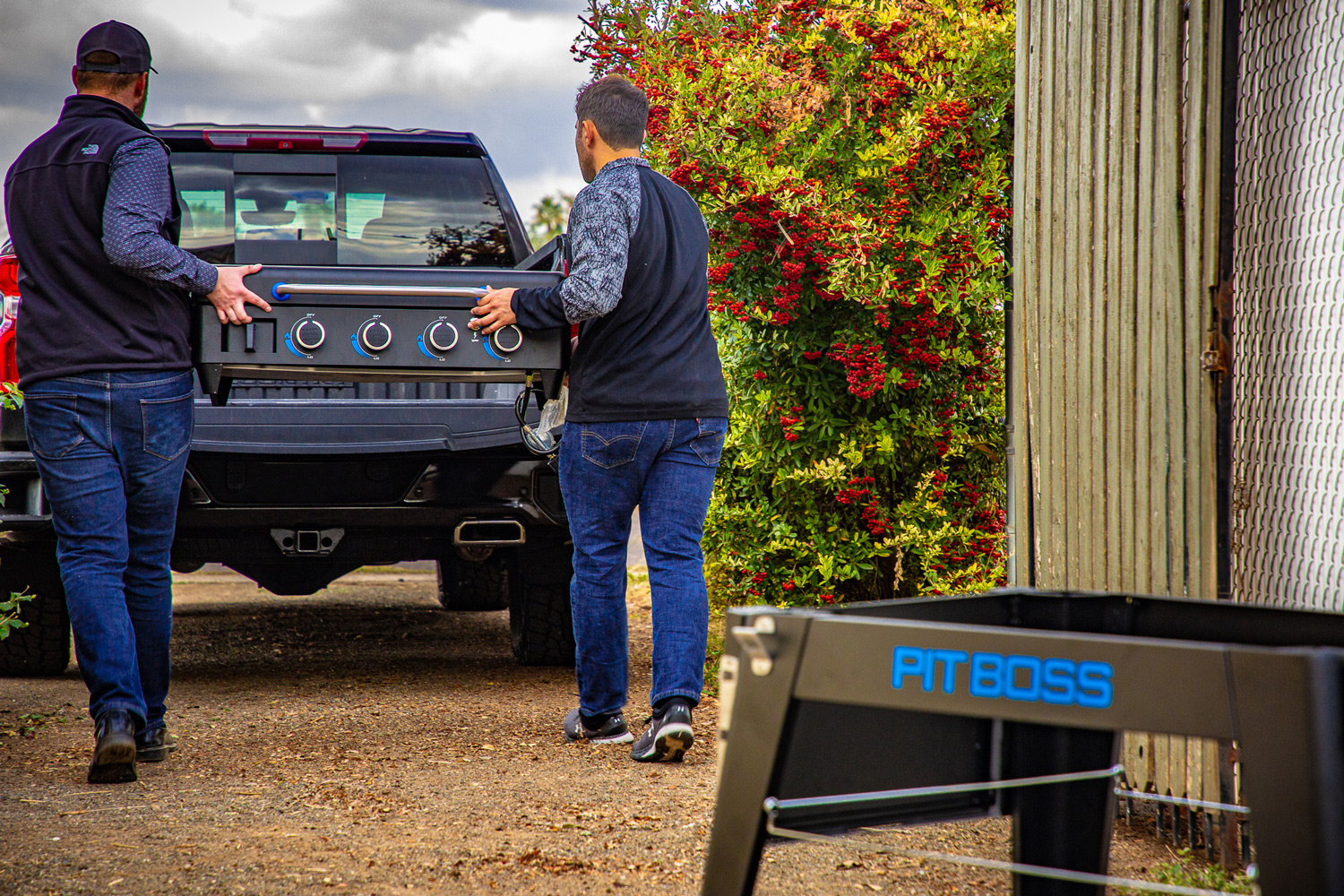 Pit Boss Plancha Grill Ultimate Plancha 4-Brenner mit Untergestell - inkl. 5-teilig Grillbesteck Set + Abdeckhaube – Bild 12