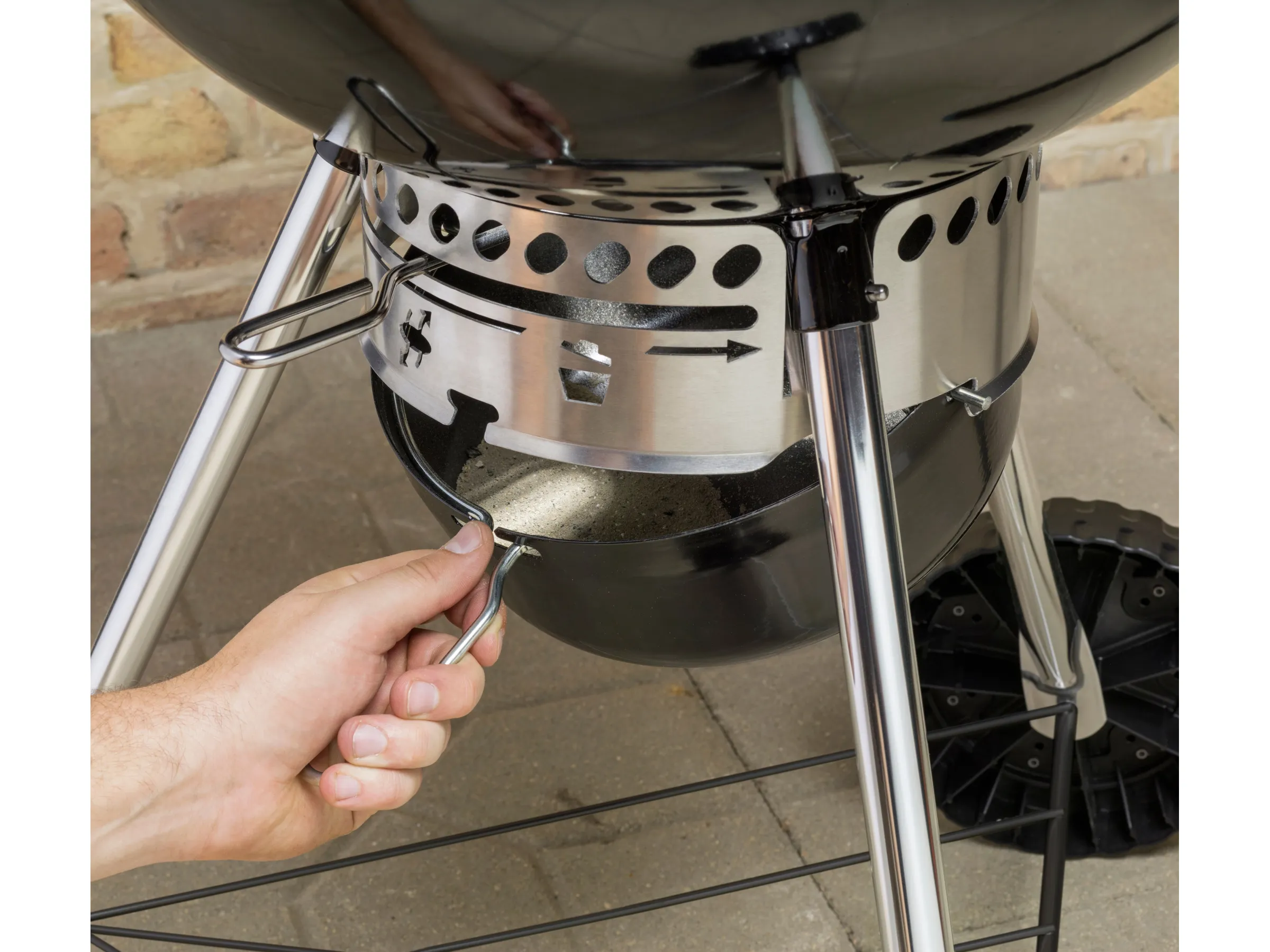 Holzkohle-Kugelgrill Weber Master-Touch GBS E-5750 Ø 57 cm Schwarz – Bild 4